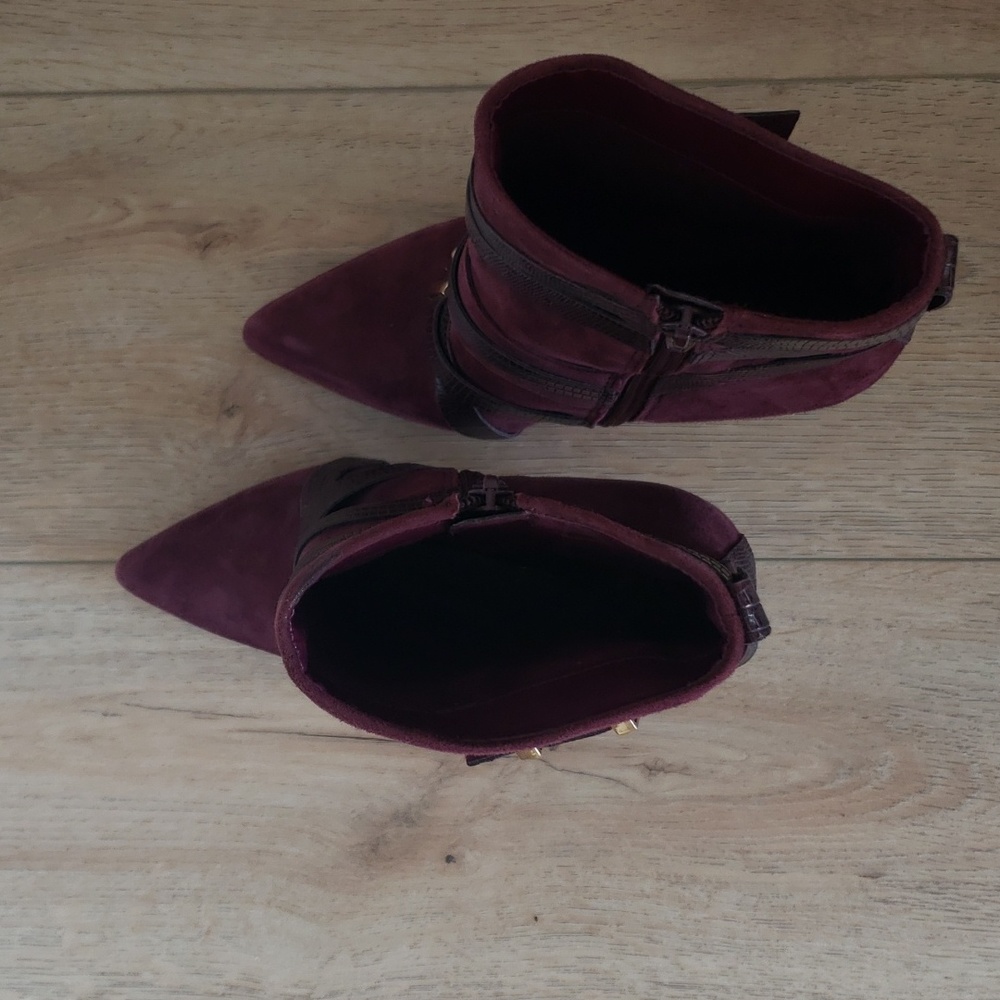 GUESS ankle bootie (boots). Like new! - Picture 4 of 12